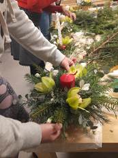 Výroba vánočních dekorací